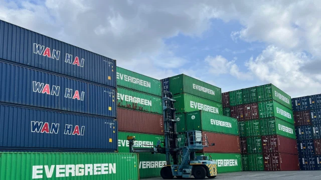 港湾コンテナ事業